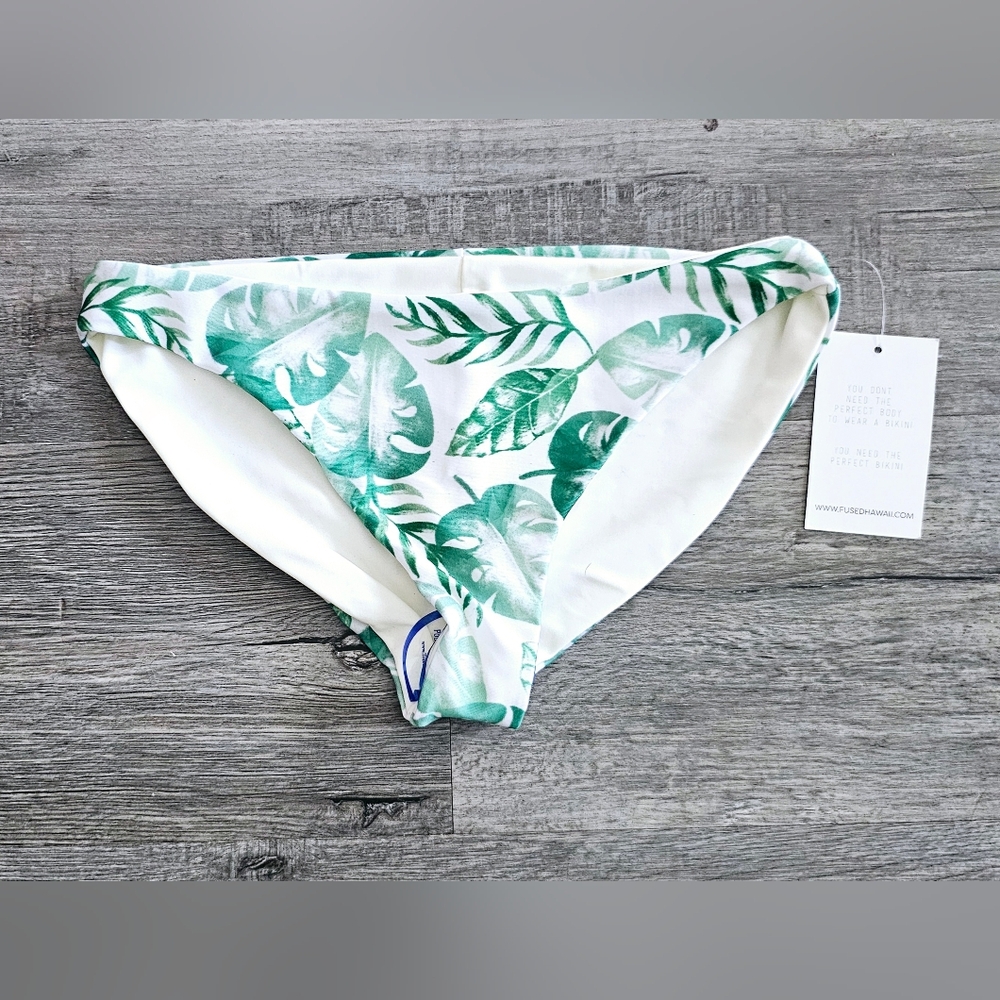 Fused Hawaii green and white Palm Print Bikini Bottom women's size Small